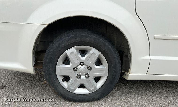 image for item LT9243 2013 Dodge Caravan  van