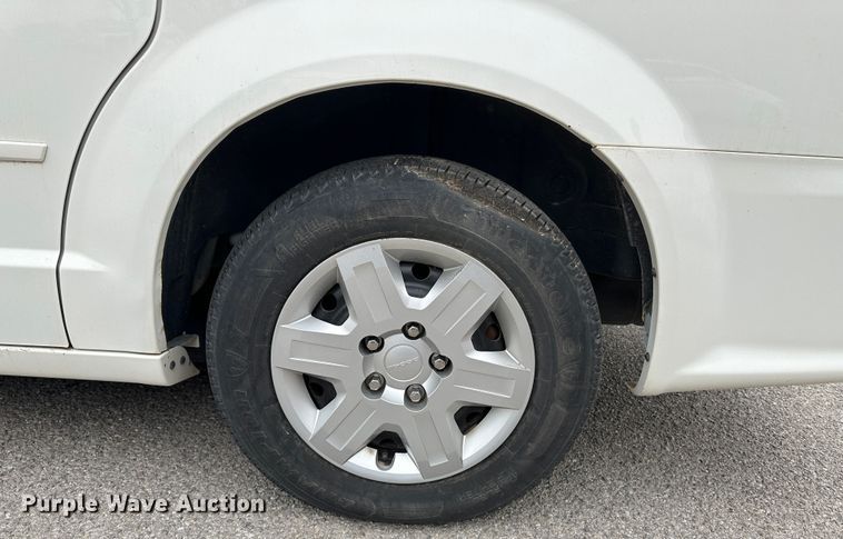 image for item LT9243 2013 Dodge Caravan  van