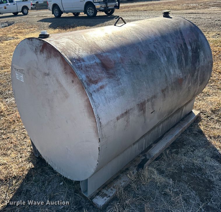 image for item LT9332 500 gallon fuel tank