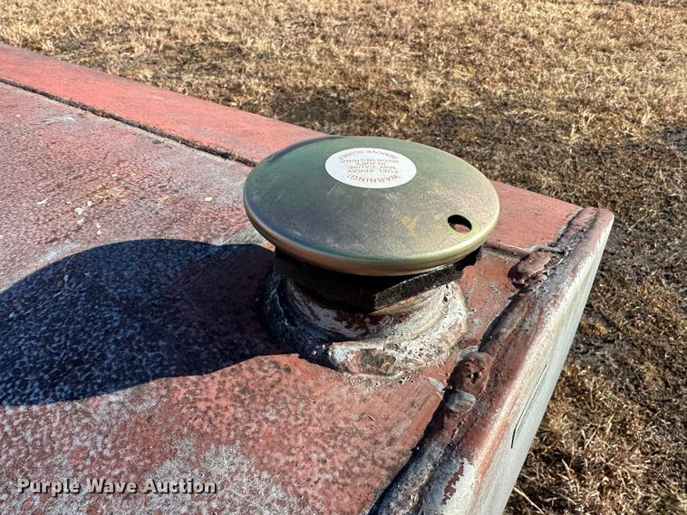 image for item LT9332 500 gallon fuel tank