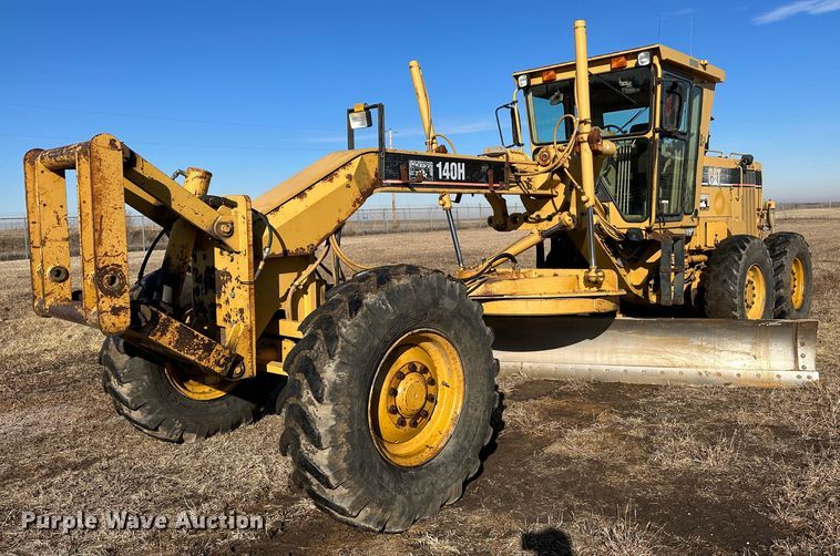image for item LT9333 1997 Caterpillar 140H  motor grader