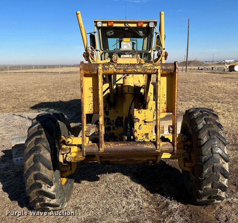 image for item LT9333 1997 Caterpillar 140H  motor grader