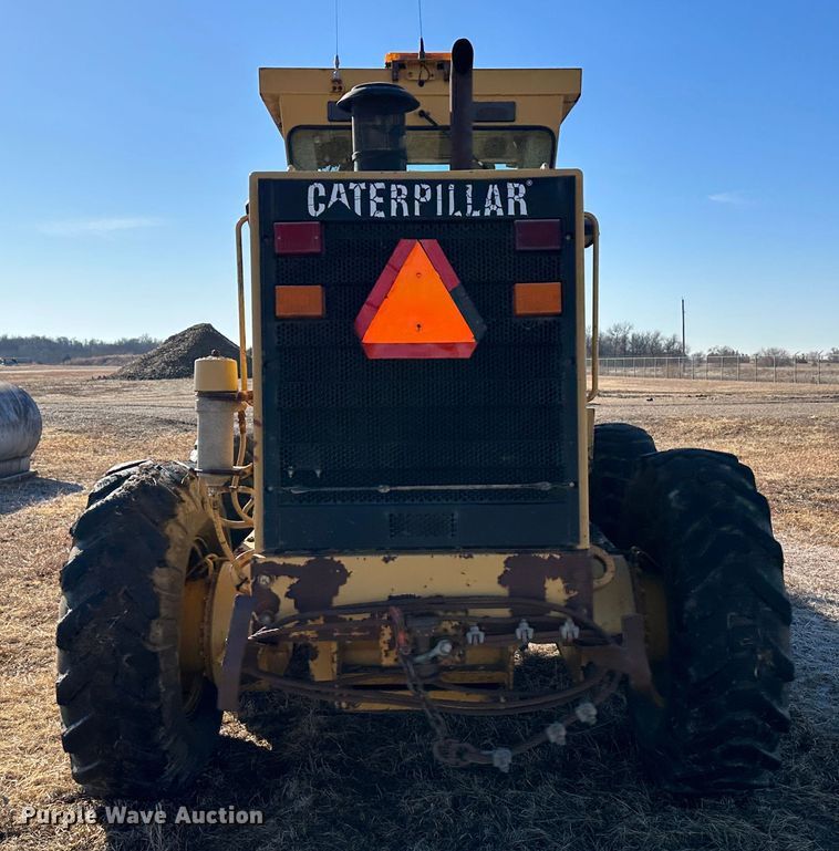 image for item LT9333 1997 Caterpillar 140H  motor grader