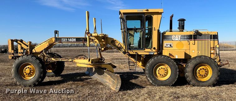 image for item LT9333 1997 Caterpillar 140H  motor grader