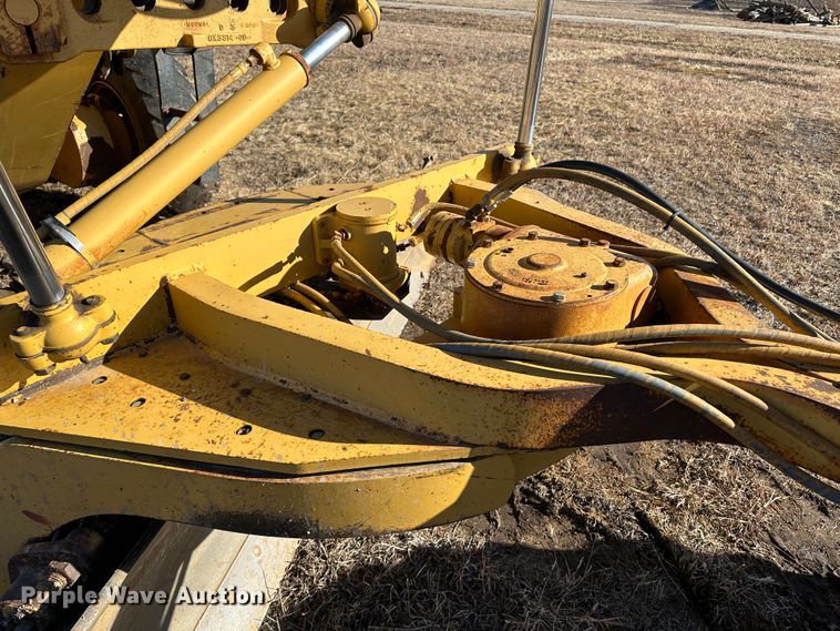 image for item LT9333 1997 Caterpillar 140H  motor grader