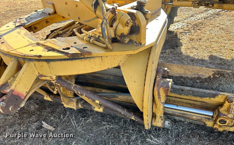 image for item LT9333 1997 Caterpillar 140H  motor grader