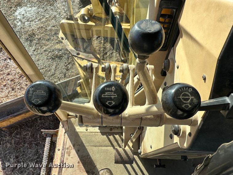 image for item LT9333 1997 Caterpillar 140H  motor grader