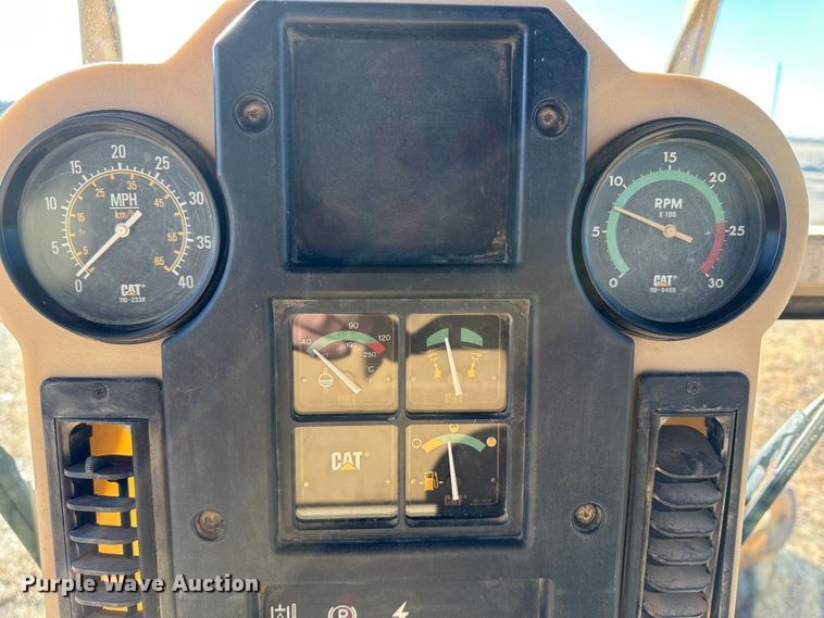 image for item LT9333 1997 Caterpillar 140H  motor grader