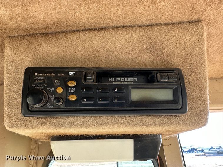 image for item LT9333 1997 Caterpillar 140H  motor grader