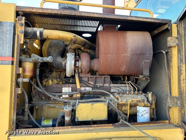 image for item LT9333 1997 Caterpillar 140H  motor grader