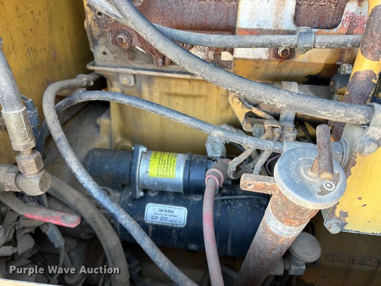 image for item LT9333 1997 Caterpillar 140H  motor grader