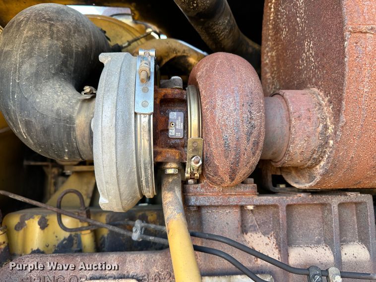 image for item LT9333 1997 Caterpillar 140H  motor grader