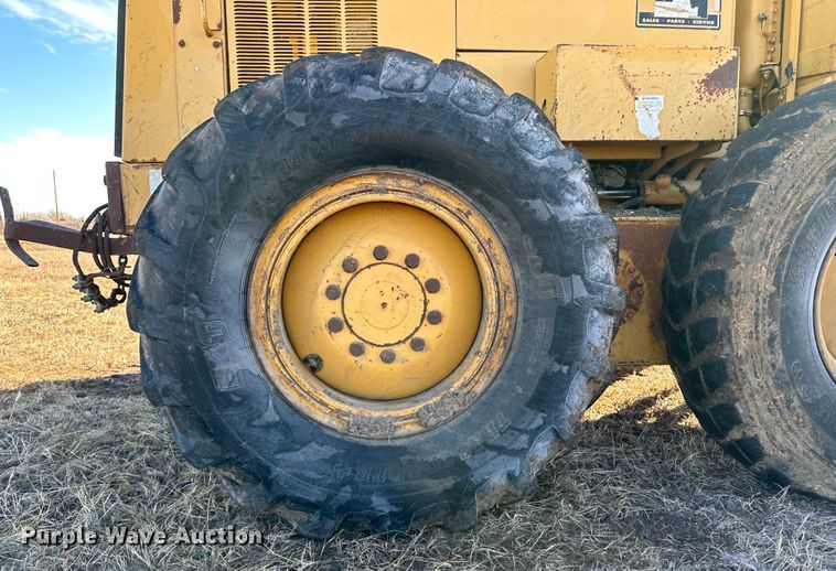 image for item LT9333 1997 Caterpillar 140H  motor grader