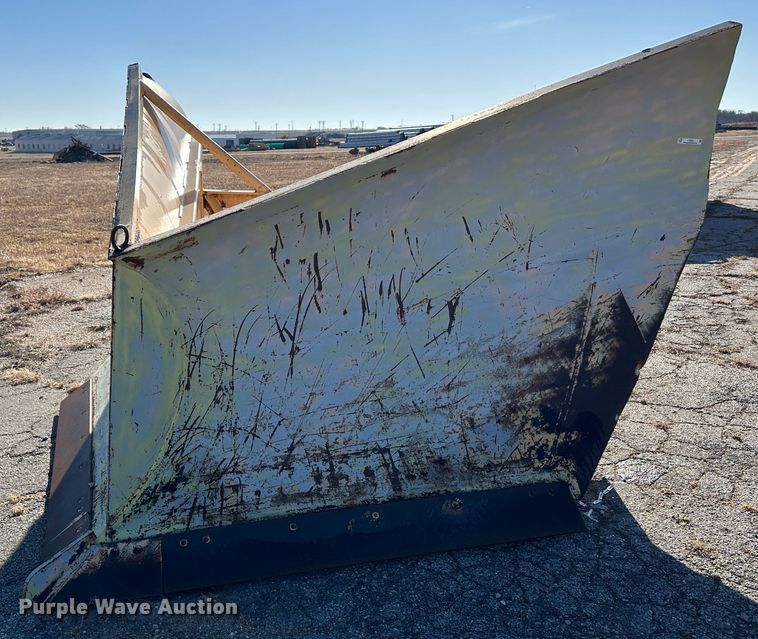 image for item LT9334 V-plow