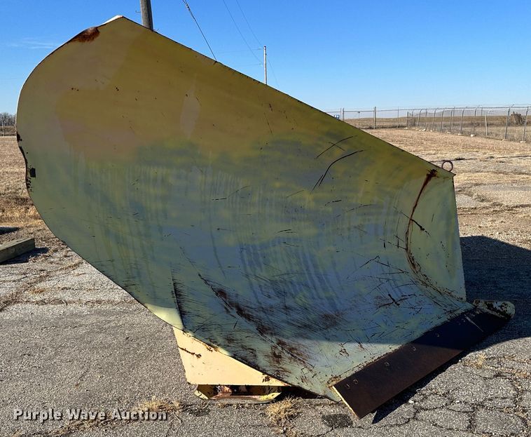 image for item LT9334 V-plow