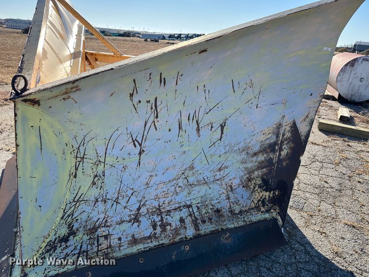 image for item LT9334 V-plow