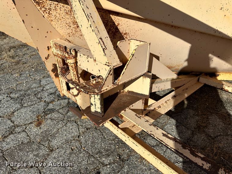 image for item LT9334 V-plow