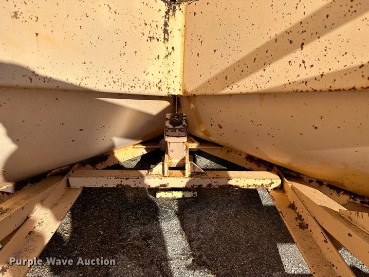 image for item LT9334 V-plow