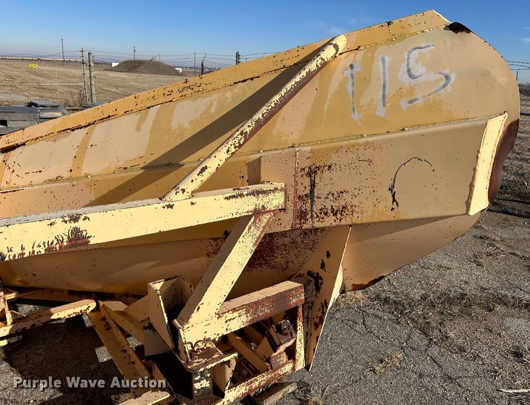 image for item LT9334 V-plow