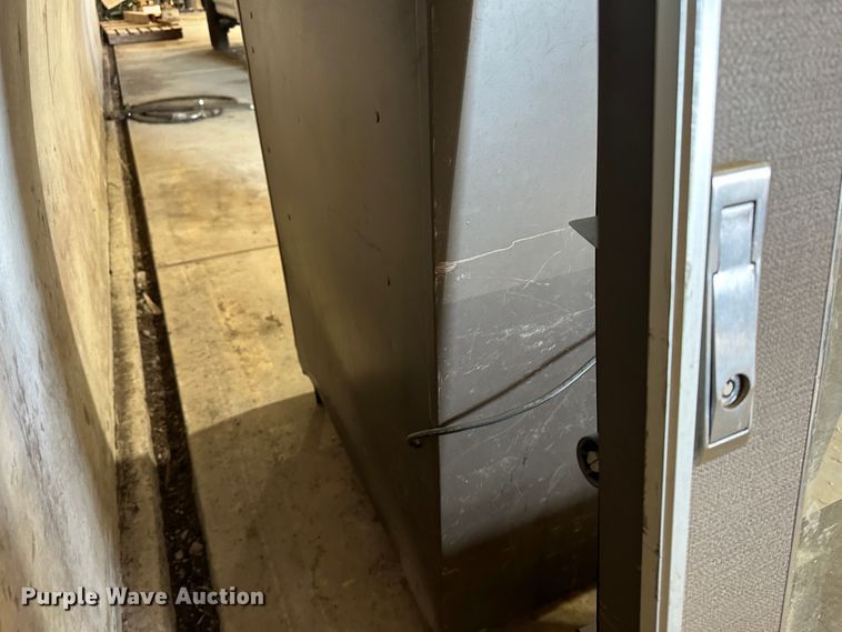 image for item LT9335 Snacktron  vending machine