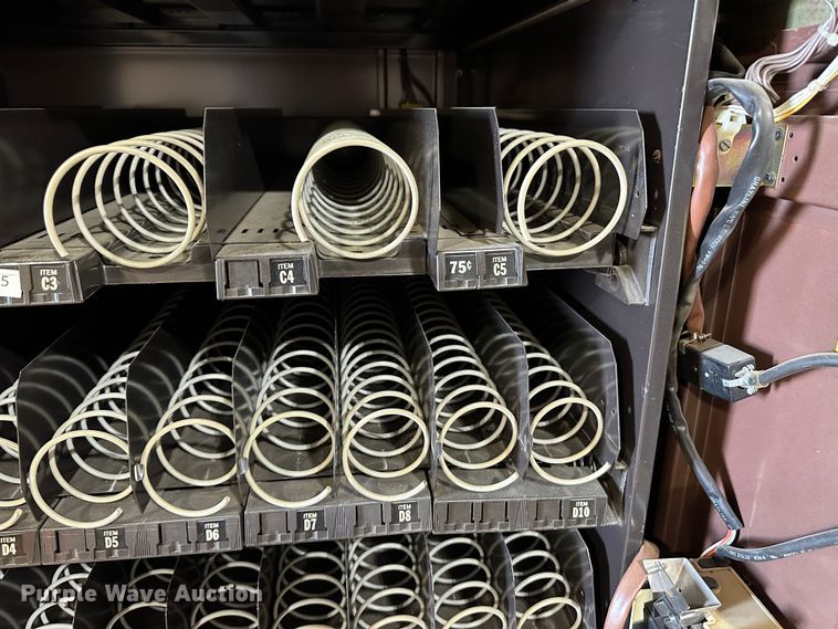 image for item LT9335 Snacktron  vending machine