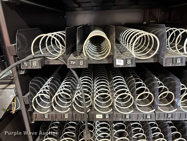 image for item LT9335 Snacktron  vending machine