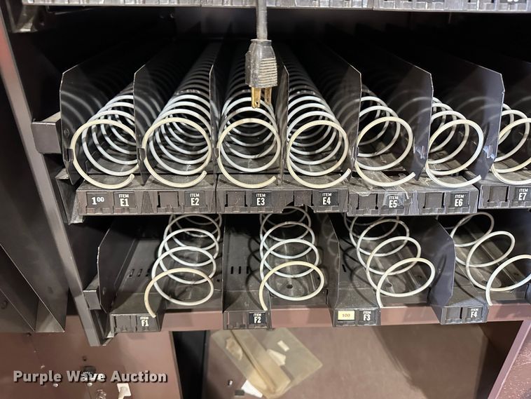 image for item LT9335 Snacktron  vending machine