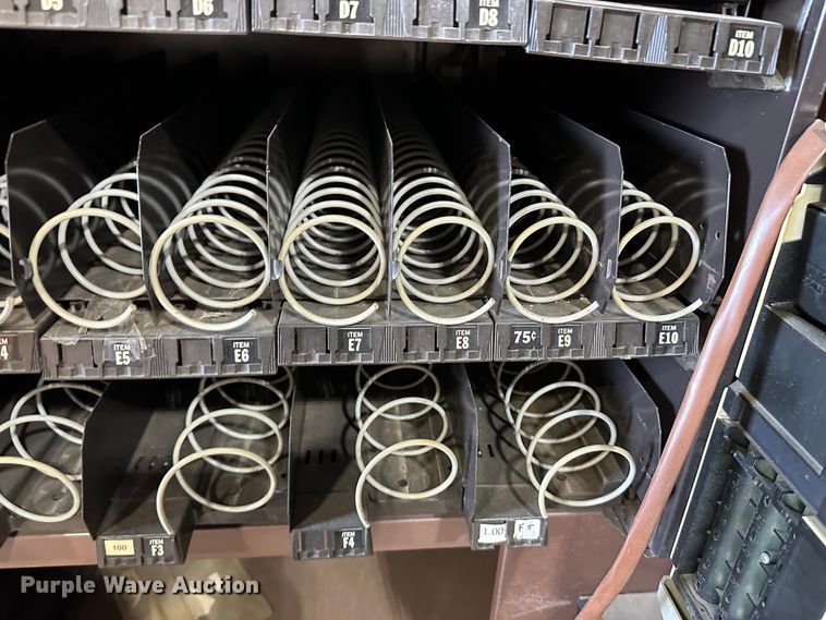 image for item LT9335 Snacktron  vending machine