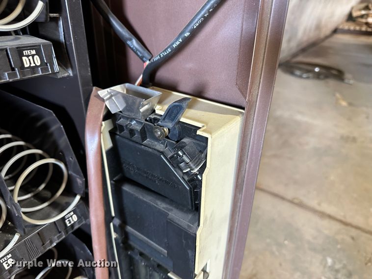 image for item LT9335 Snacktron  vending machine