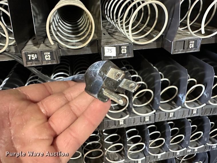 image for item LT9335 Snacktron  vending machine