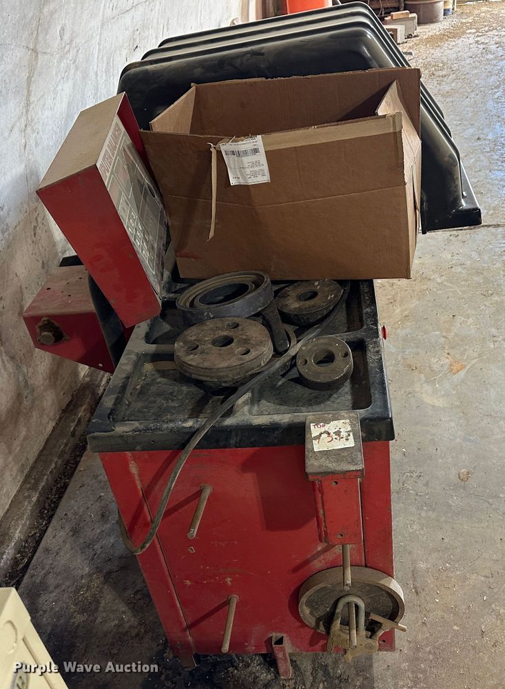 image for item LT9337 Coats 6401  tire balancer