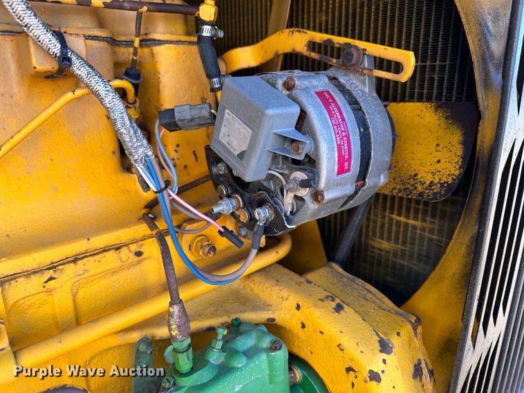 image for item LT9339 John Deere 700A  tractor