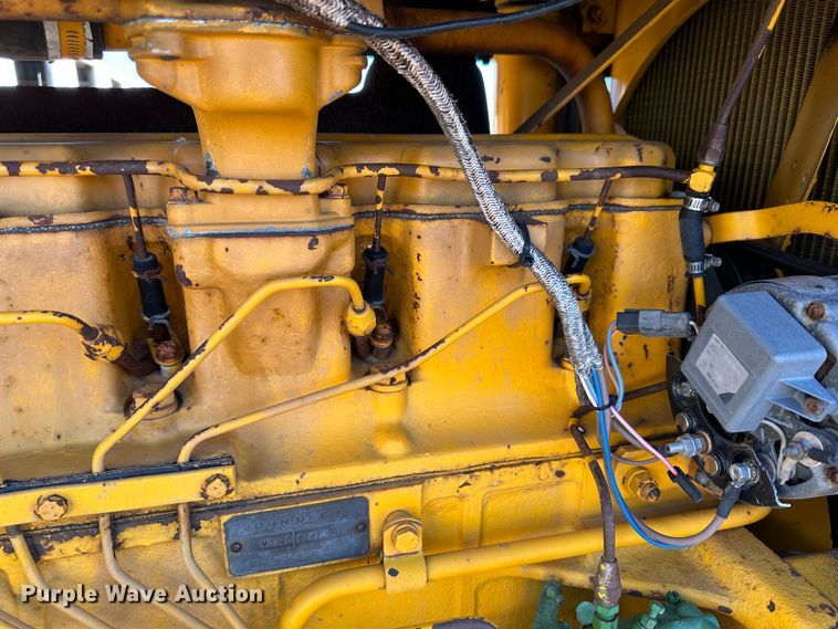 image for item LT9339 John Deere 700A  tractor