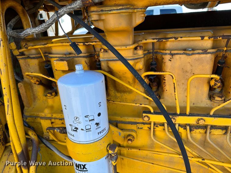 image for item LT9339 John Deere 700A  tractor