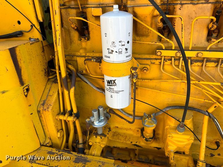 image for item LT9339 John Deere 700A  tractor