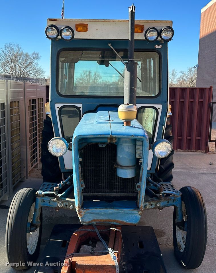 image for item LT9404 1973 Ford 3000  tractor