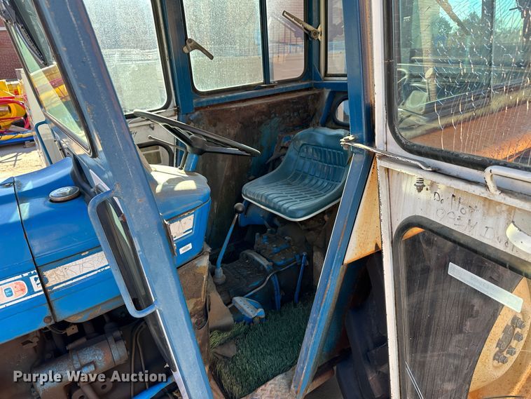image for item LT9404 1973 Ford 3000  tractor