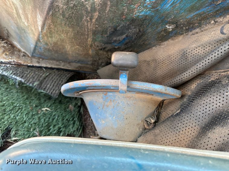 image for item LT9404 1973 Ford 3000  tractor