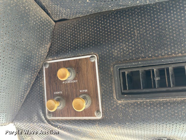 image for item LT9404 1973 Ford 3000  tractor