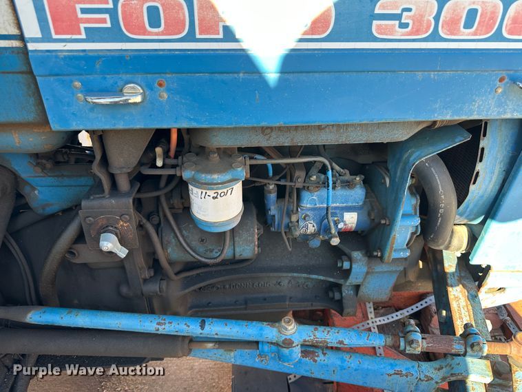 image for item LT9404 1973 Ford 3000  tractor