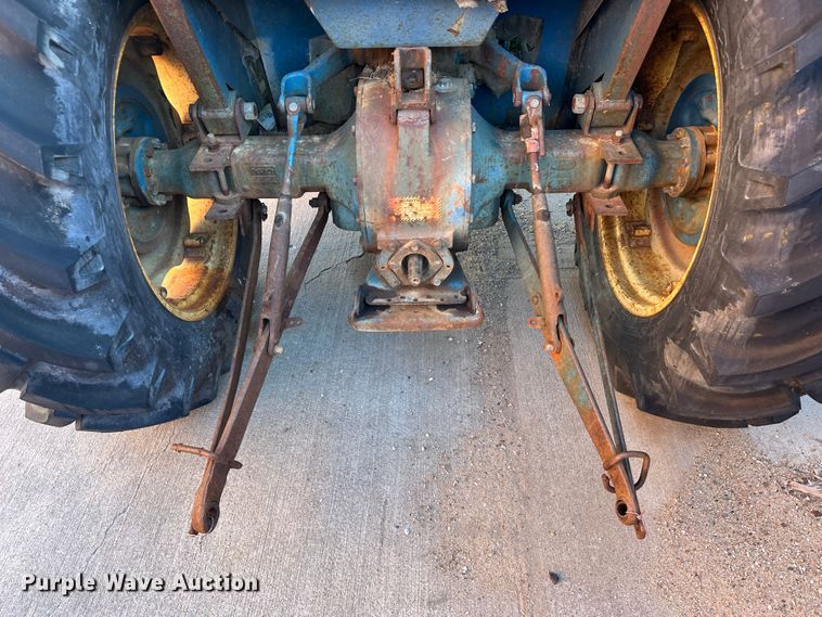 image for item LT9404 1973 Ford 3000  tractor