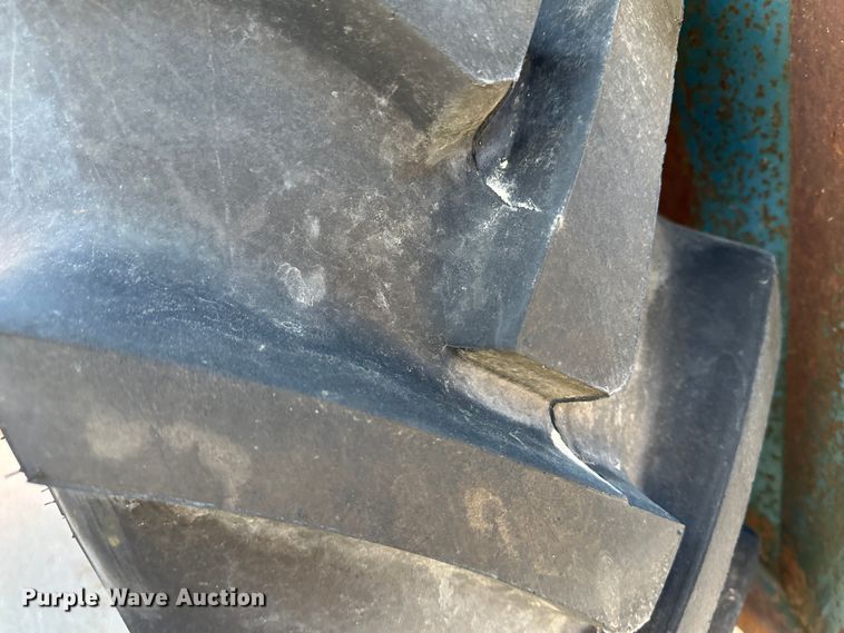 image for item LT9404 1973 Ford 3000  tractor