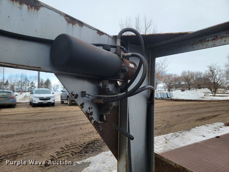 image for item LV9309 1993 Custom Fabricators  equipment trailer