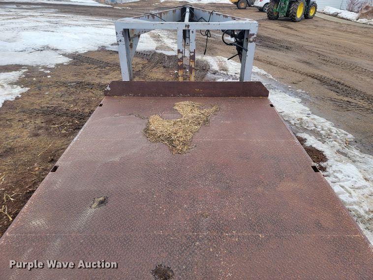 image for item LV9309 1993 Custom Fabricators  equipment trailer