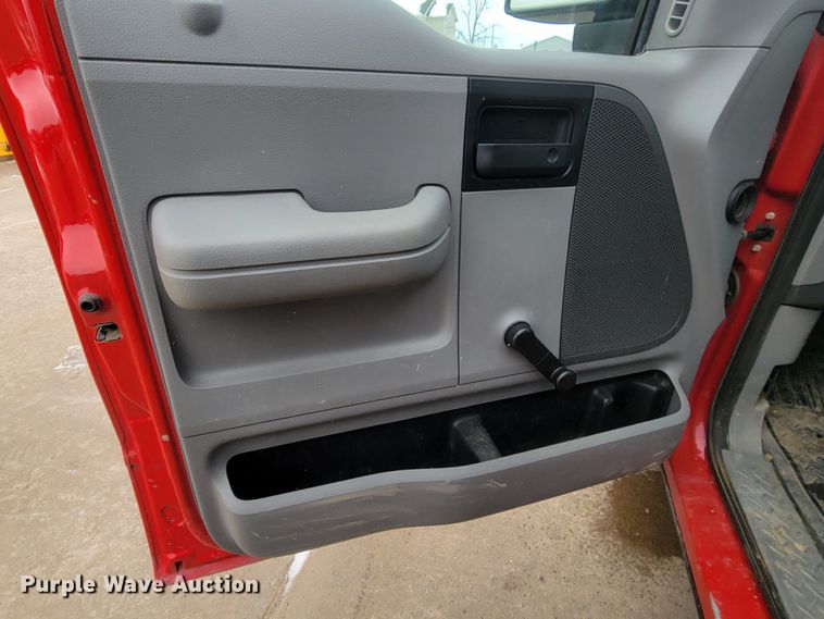 image for item LV9332 2007 Ford F150 XL  pickup truck