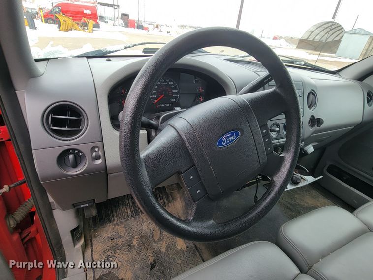 image for item LV9332 2007 Ford F150 XL  pickup truck