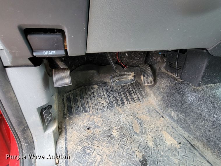 image for item LV9332 2007 Ford F150 XL  pickup truck