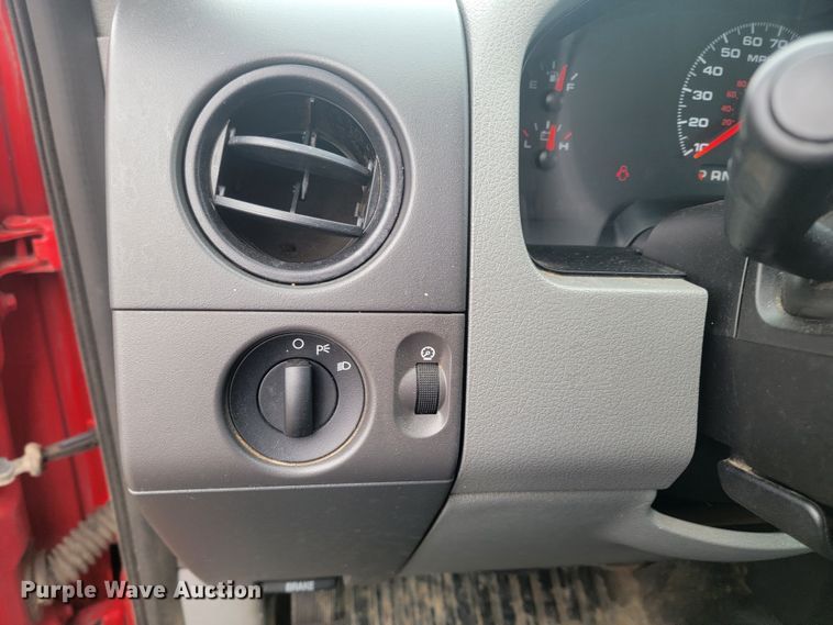 image for item LV9332 2007 Ford F150 XL  pickup truck