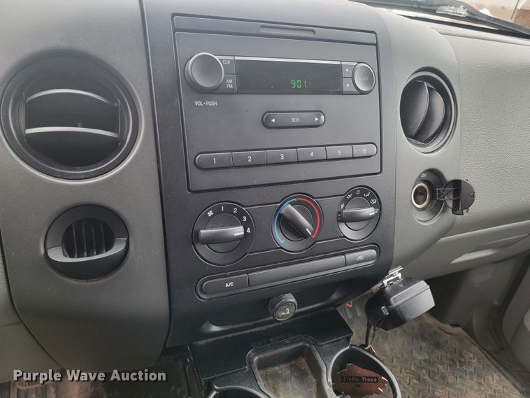 image for item LV9332 2007 Ford F150 XL  pickup truck