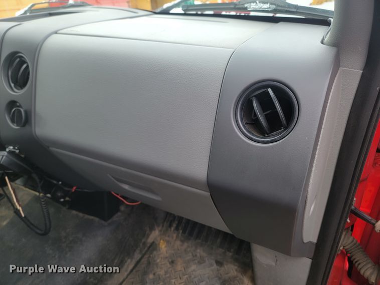 image for item LV9332 2007 Ford F150 XL  pickup truck